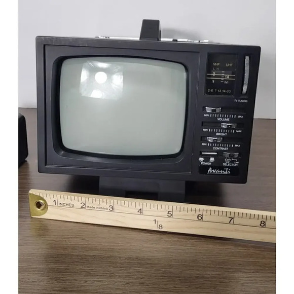 Avanti Portable TV AM FM Radio Combo with Box and Power Cable TVR-593 - Picture 8 of 11